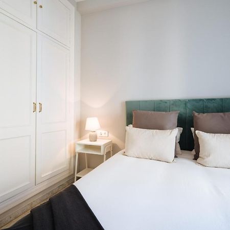 Guadalquivir Terrace Suite Apartments Sevilla Bagian luar foto
