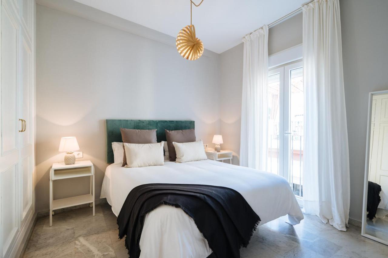Guadalquivir Terrace Suite Apartments Sevilla Bagian luar foto