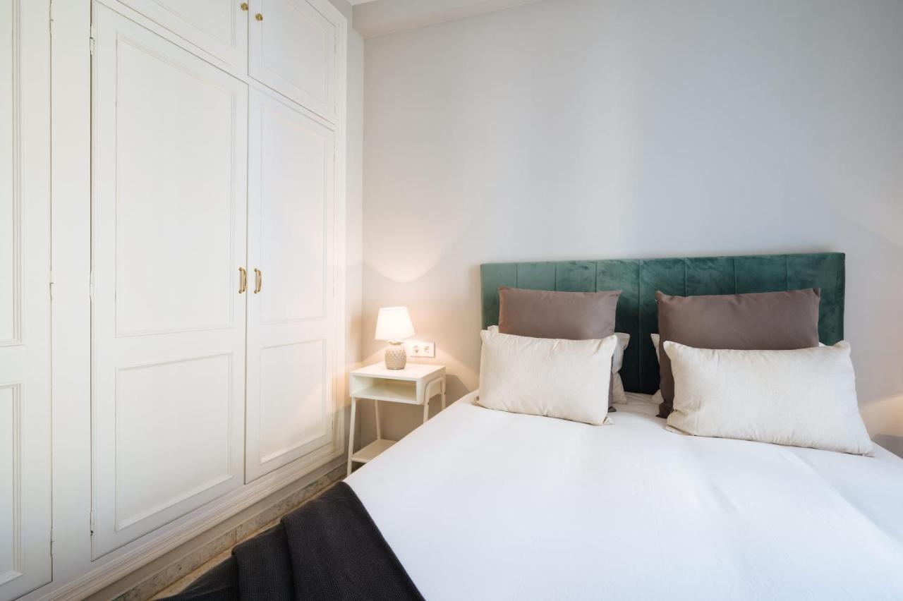 Guadalquivir Terrace Suite Apartments Sevilla Bagian luar foto