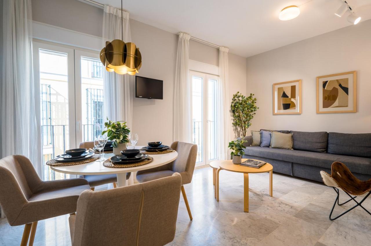 Guadalquivir Terrace Suite Apartments Sevilla Bagian luar foto